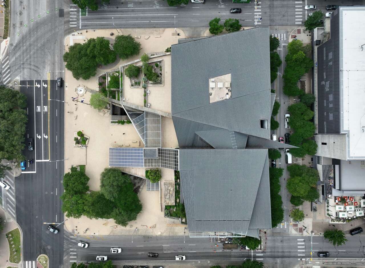 Is Austin City Hall really shaped like an armadillo? The truth is stranger