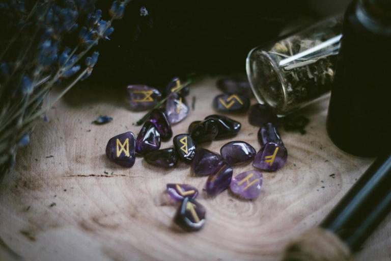 7 powerful runes: Unraveling the significance of runic tarot