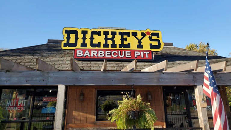 14 popular BBQ restaurant chains, ranked by diner feedback