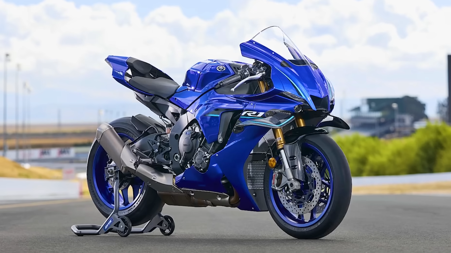What riders need to know before buying a Yamaha R1