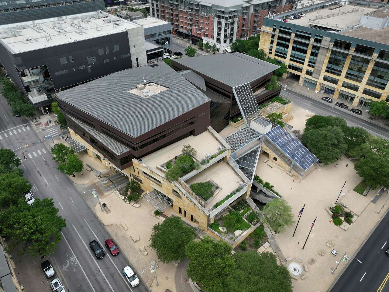 Missed targets, full payment: Austin mayor calls nonprofit audit ‘troubling’