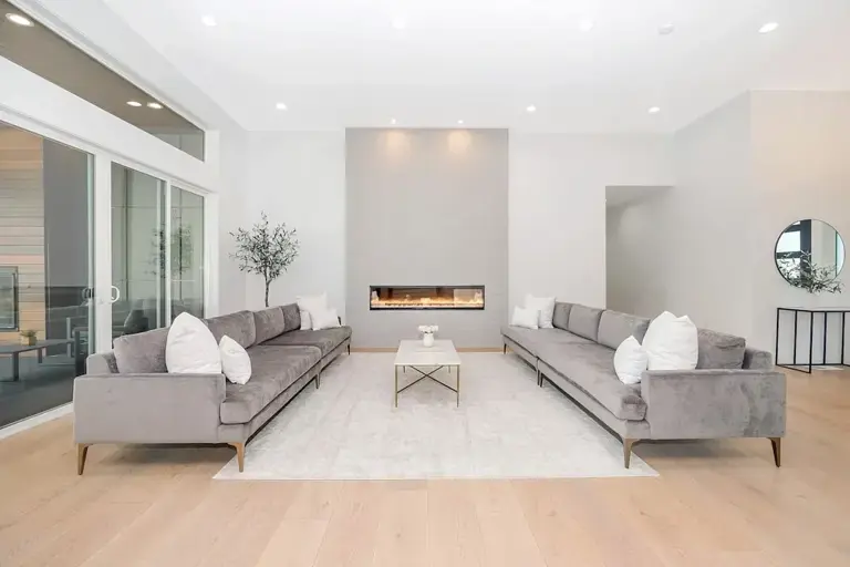 Image showcasing Designers say these 4 subtle details make a living room look luxurious