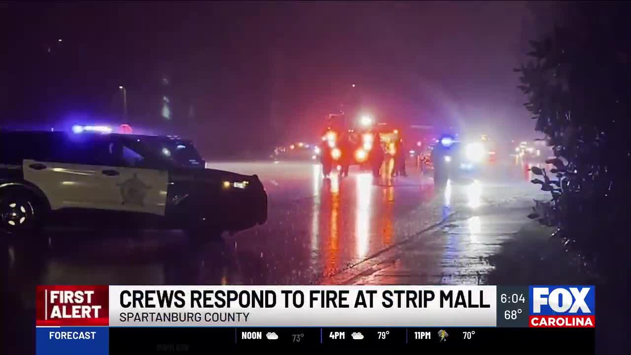 Fire crews respond to strip mall in Spartanburg County