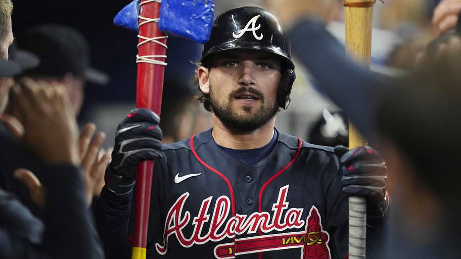 Braves may have growing problem with Austin Riley contract