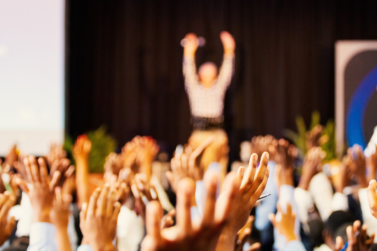 Top 10 keynote speakers to book in 2026