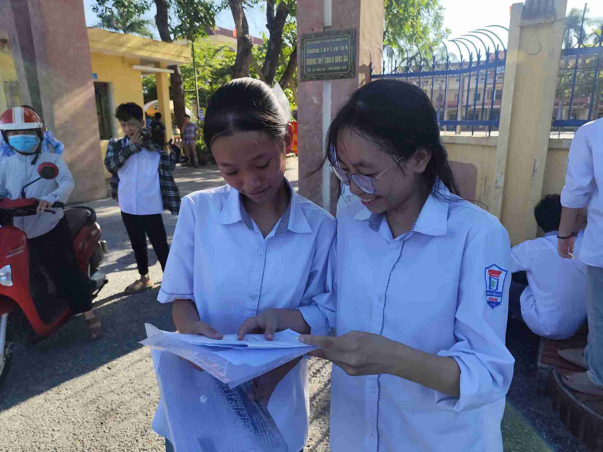 Thí sinh nhận xét đề Toán vào lớp 10 ở Hưng Yên không quá khó