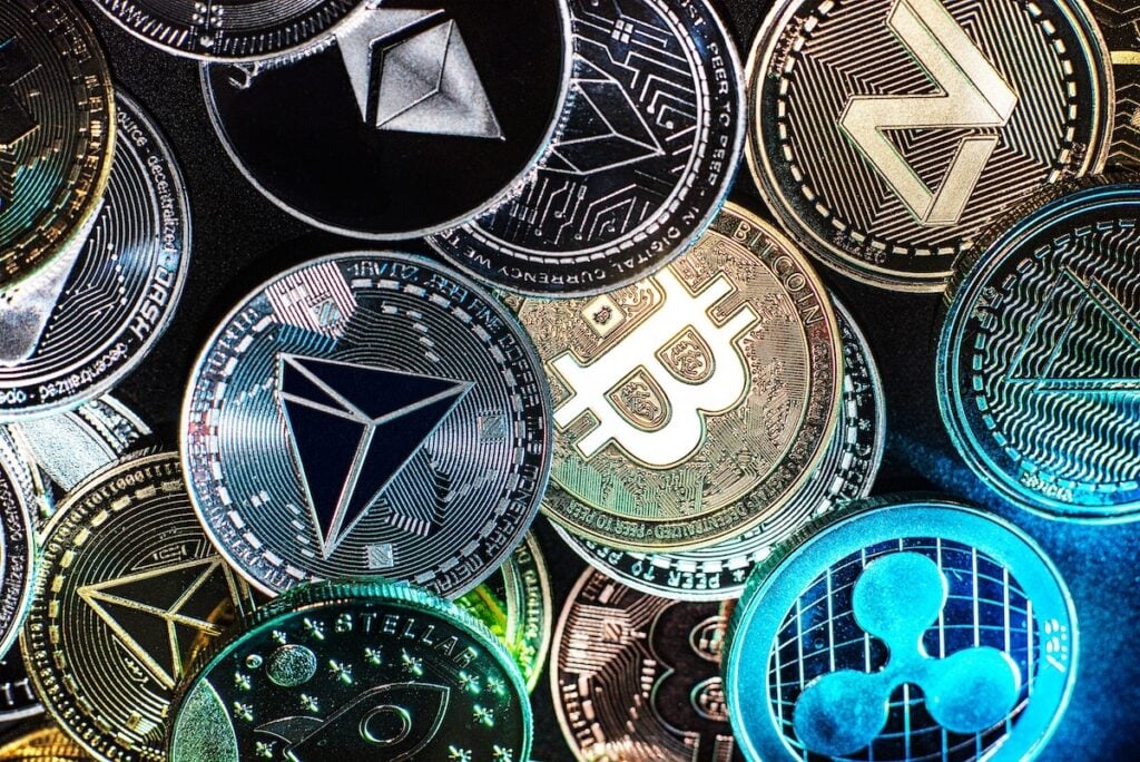 'Just buy more Bitcoin,' says crypto expert highlighting institutional ...