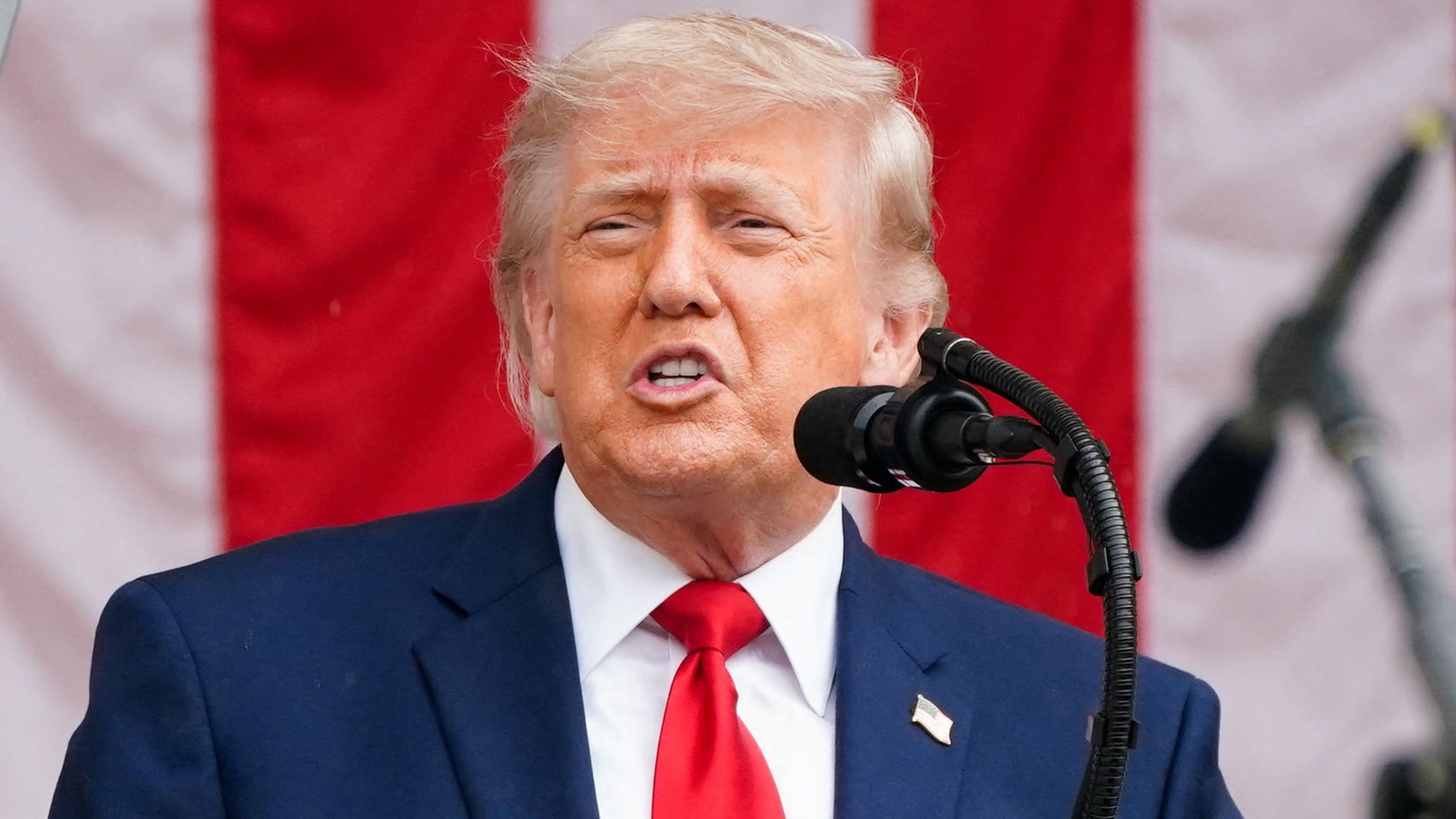 Trump began Memorial Day with a 6:15 a.m. rage post about 'Dumocrats.' / Nathan Howard / REUTERS