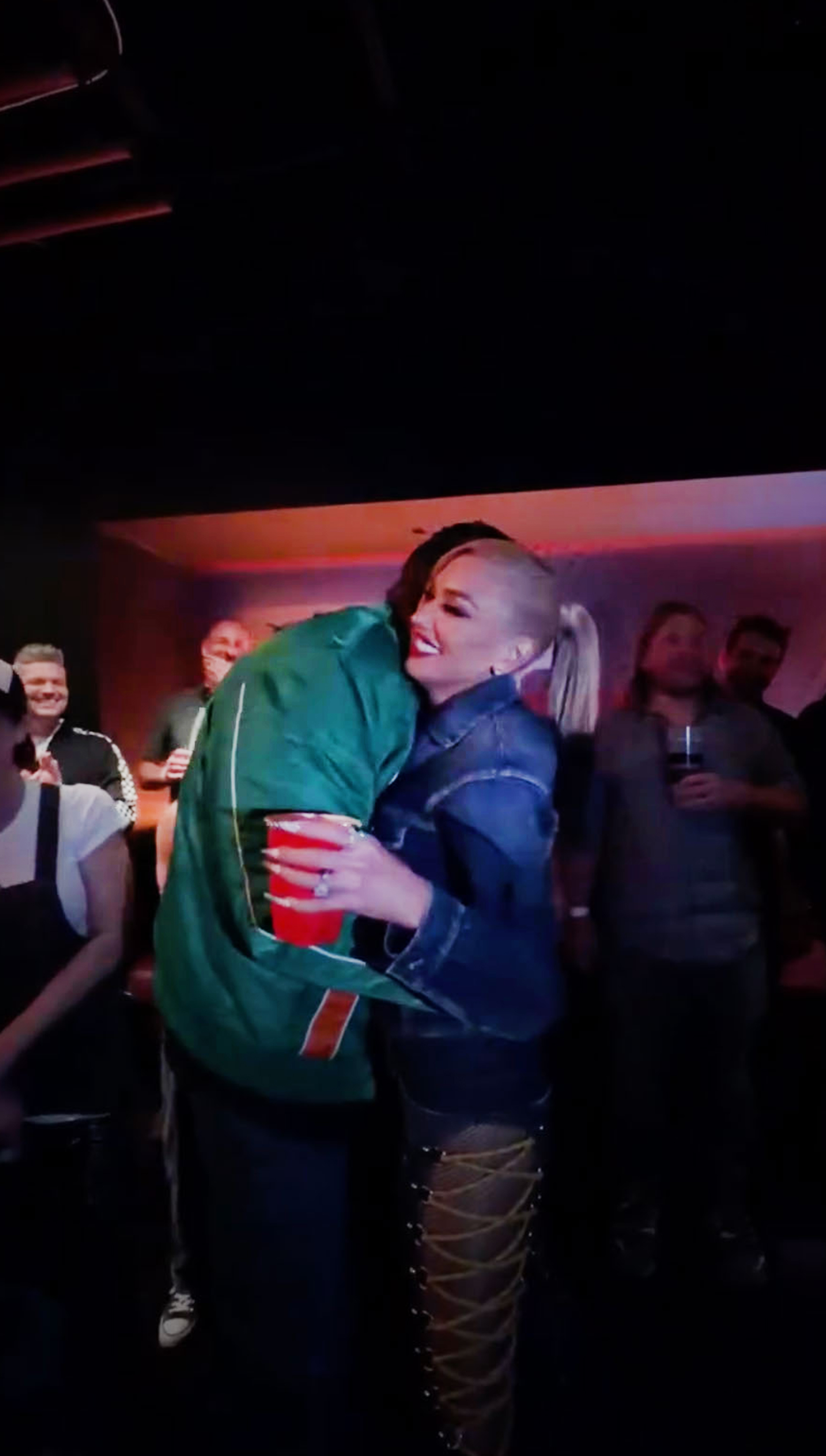 gwen-stefani-gives-most-supportive-husband-blake-shelton-a-shoutout