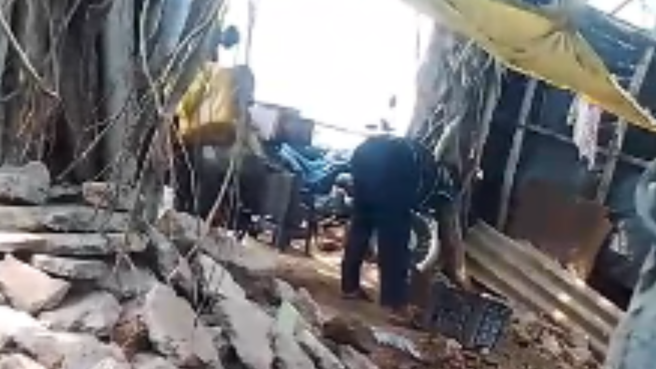 Odisha vendor caught red-handed! Video shows him reselling ‘partially ...