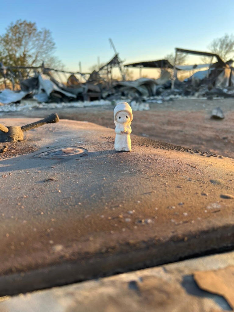 ‘You can’t fight it’: Couple recounts losing home in the Stinky Fire