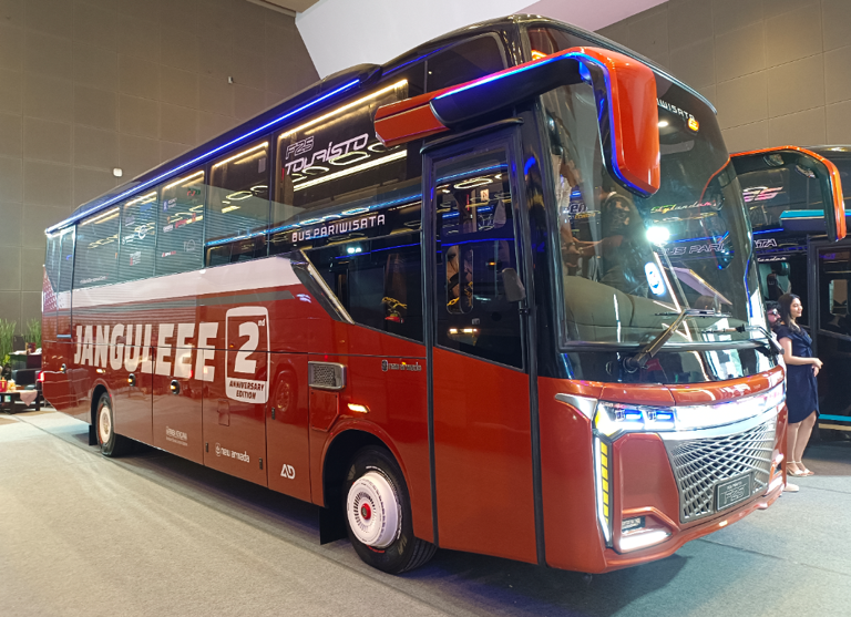 Tetap dilirik operator, penjualan Mercedes-Benz bus tumbuh 36,9 persen