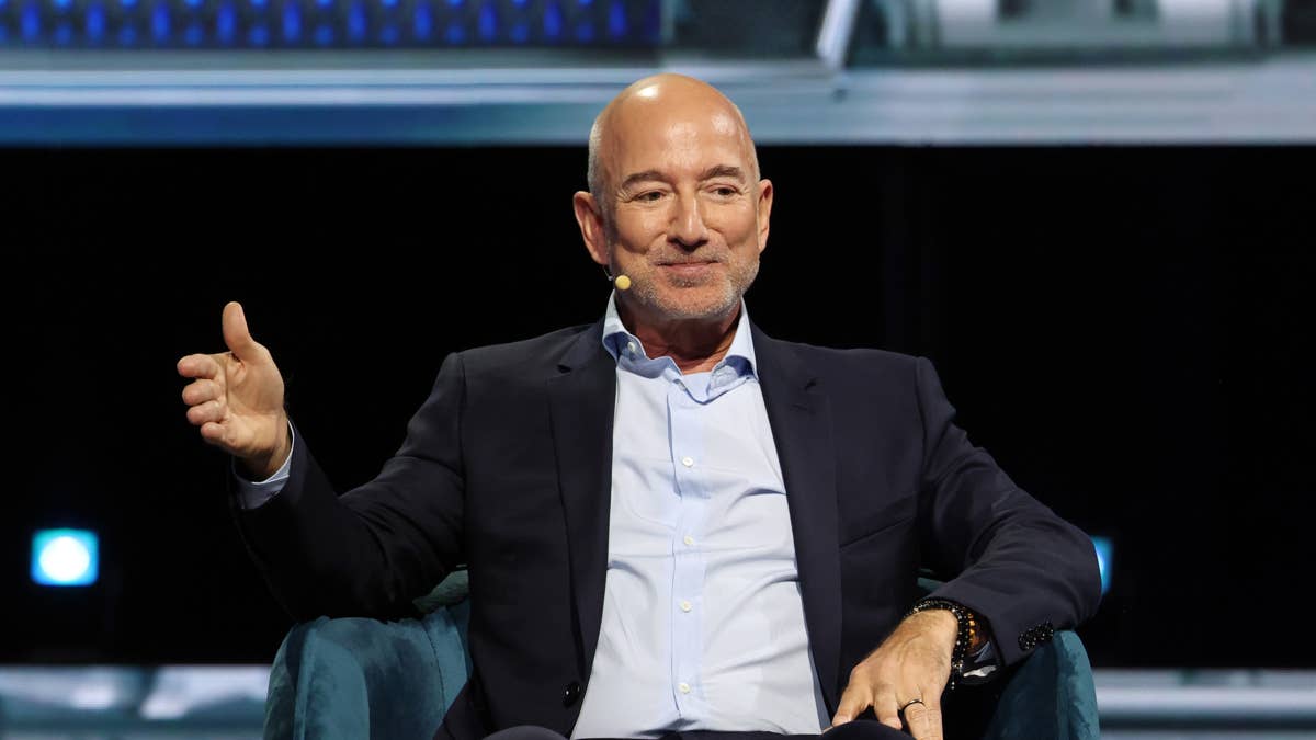 Who owns Amazon? Top executives and institutional investors