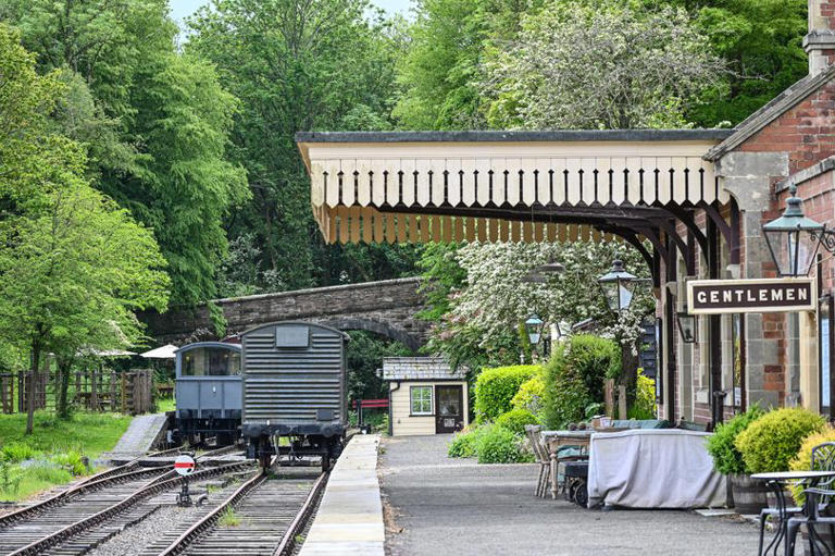 Abandoned railway station transforms into luxury retreat after £50k ...