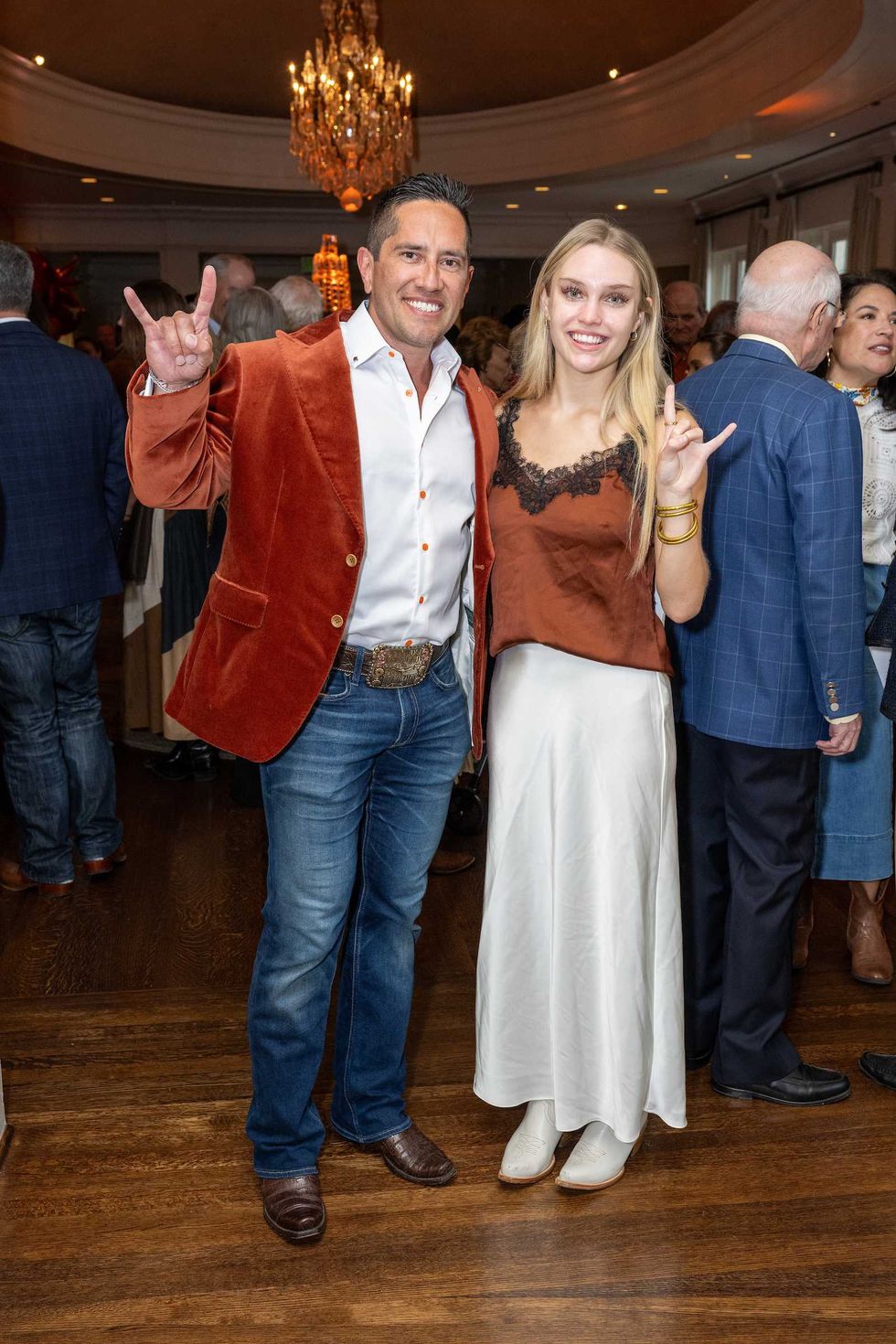 Burnt orange pride fills River Oaks for Longhorn Legacy Gala