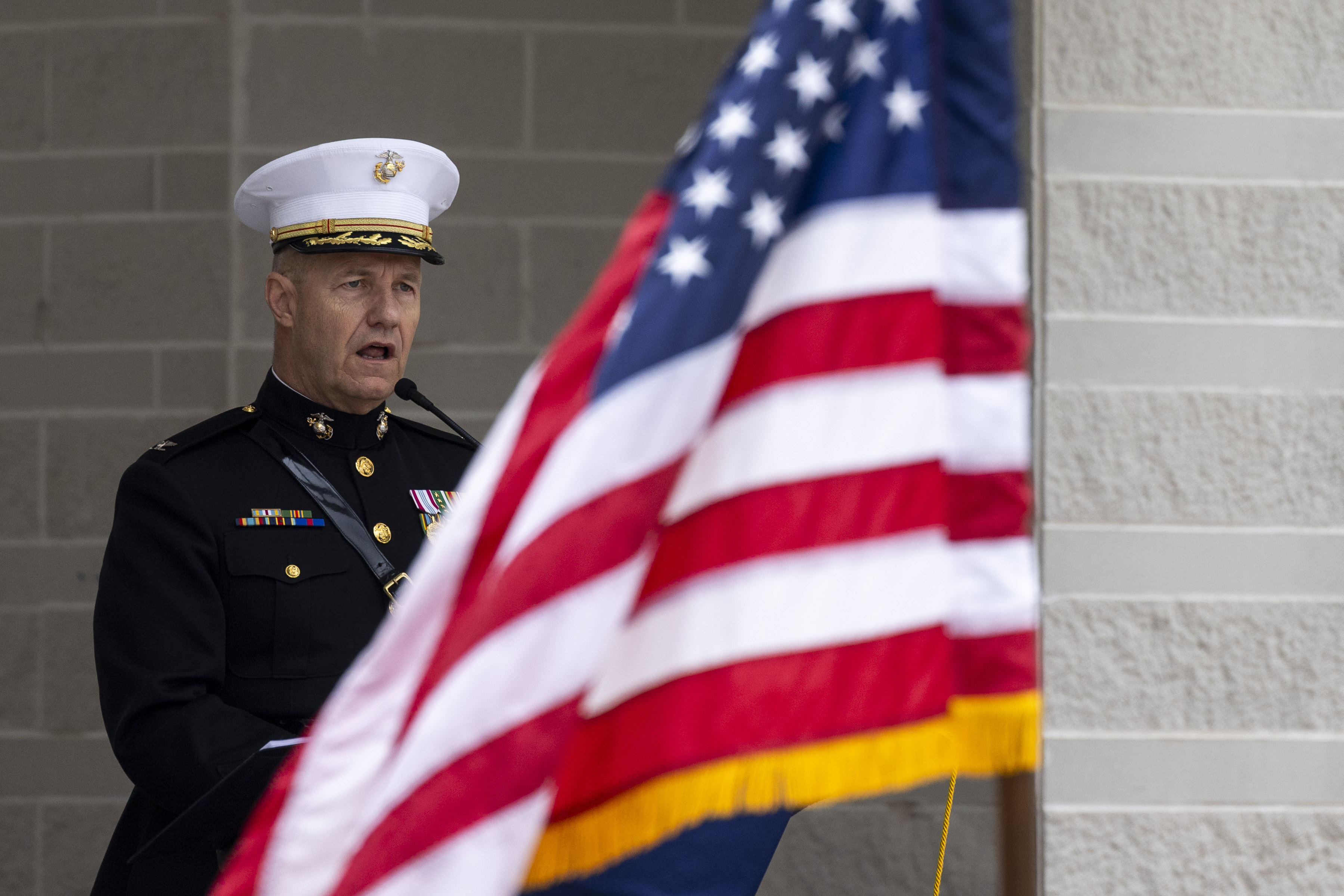 Hundreds gather at Suffolk veterans cemetery to remember the fallen