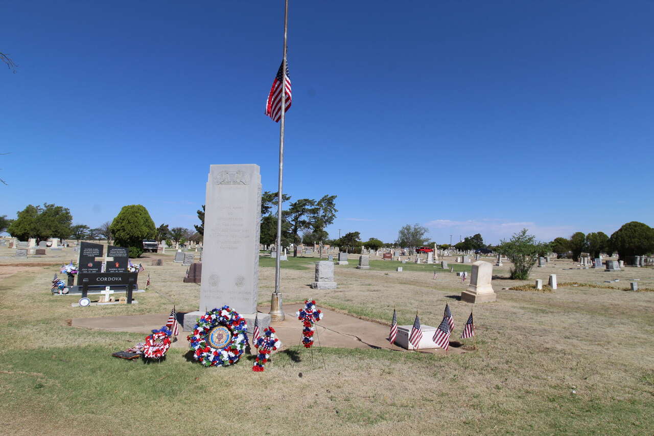 Memorial Day ceremony in Plainview honors fallen soldiers