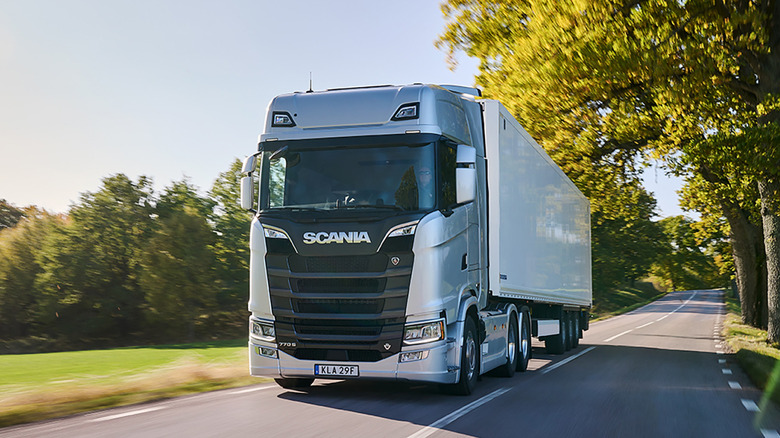 These are 11 of the most powerful semi-truck engines ever built