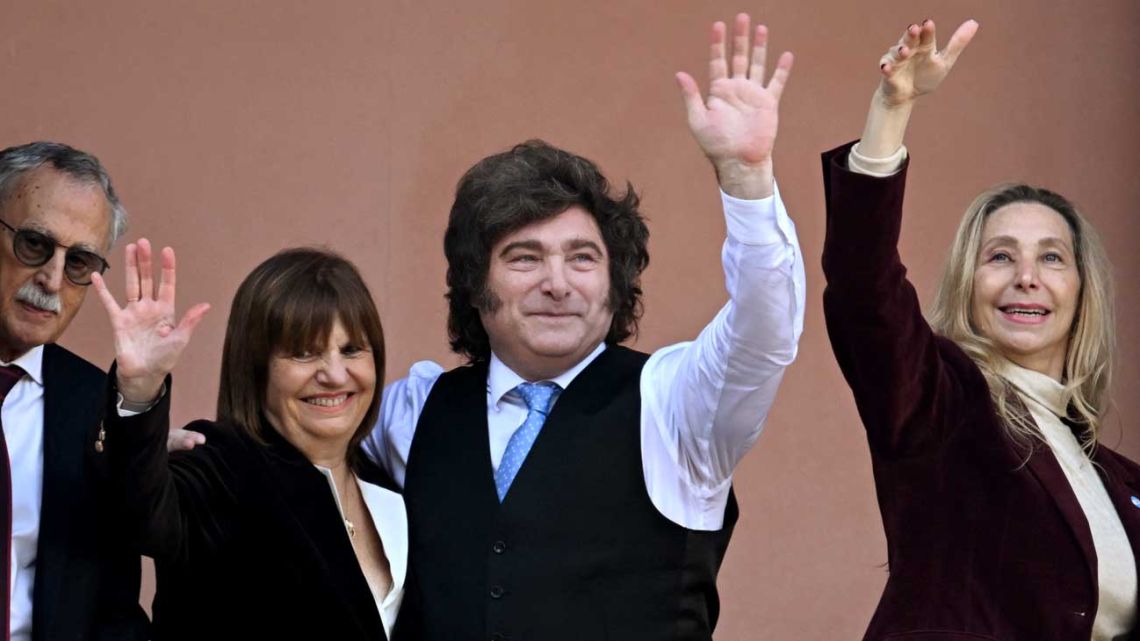 Se vuelve a reunir la mesa política en medio de los intentos de Milei ...
