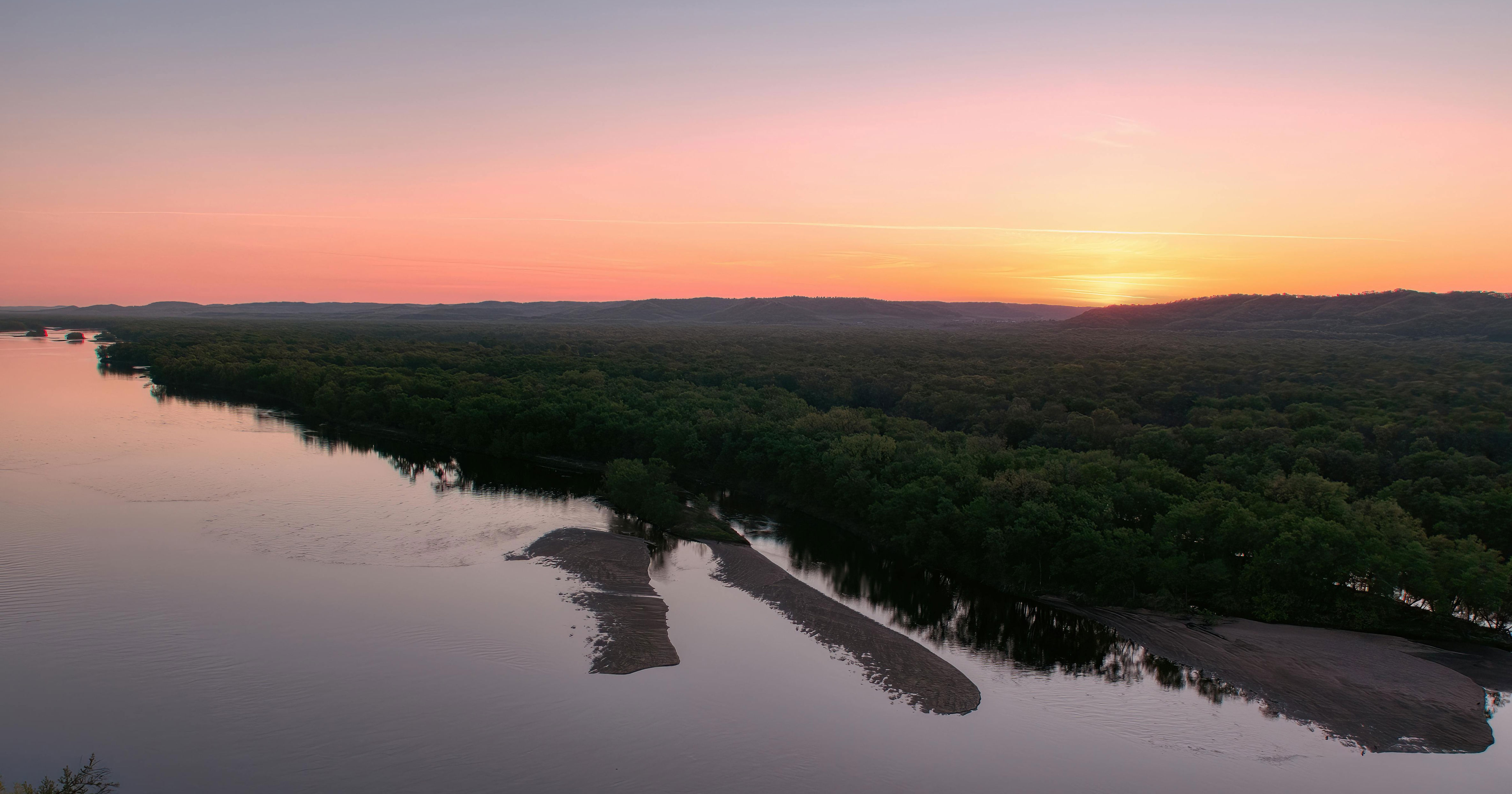 Missouri River program faces cuts as summer recreation season begins