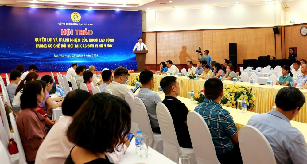 Người lao động không ngừng học tập để nâng cao trình độ trong cơ chế đổi mới