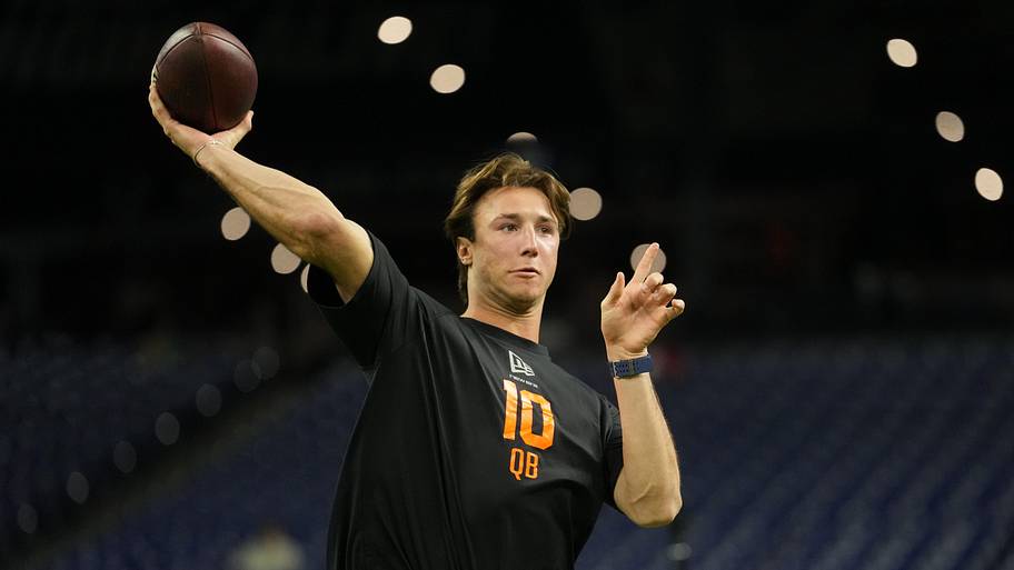 Could Jets really give backup QB job to Cade Klubnik?