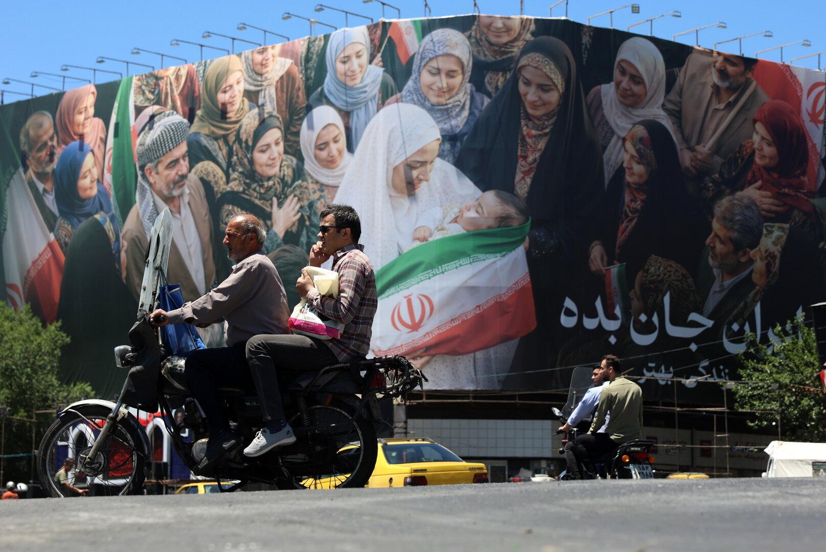 Irans Präsident ordnet Ende der Internet-Sperre an + Trump will Dialog ...