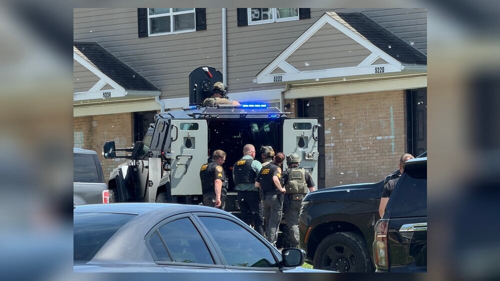 Search for armed robbery suspects leads to SWAT standoff in Montgomery Co.