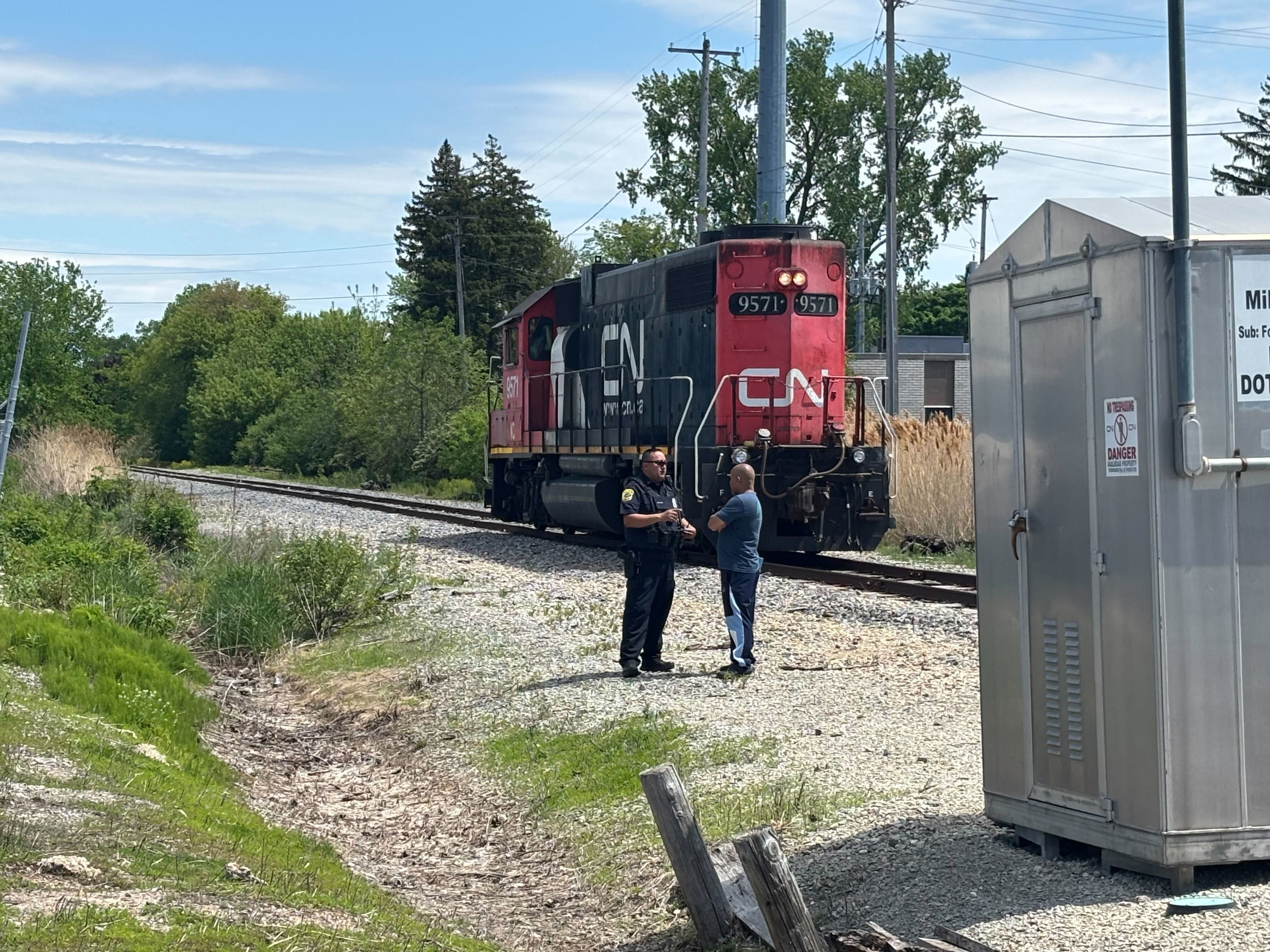 Car hit by train on Green Bay’s west side, no injuries reported