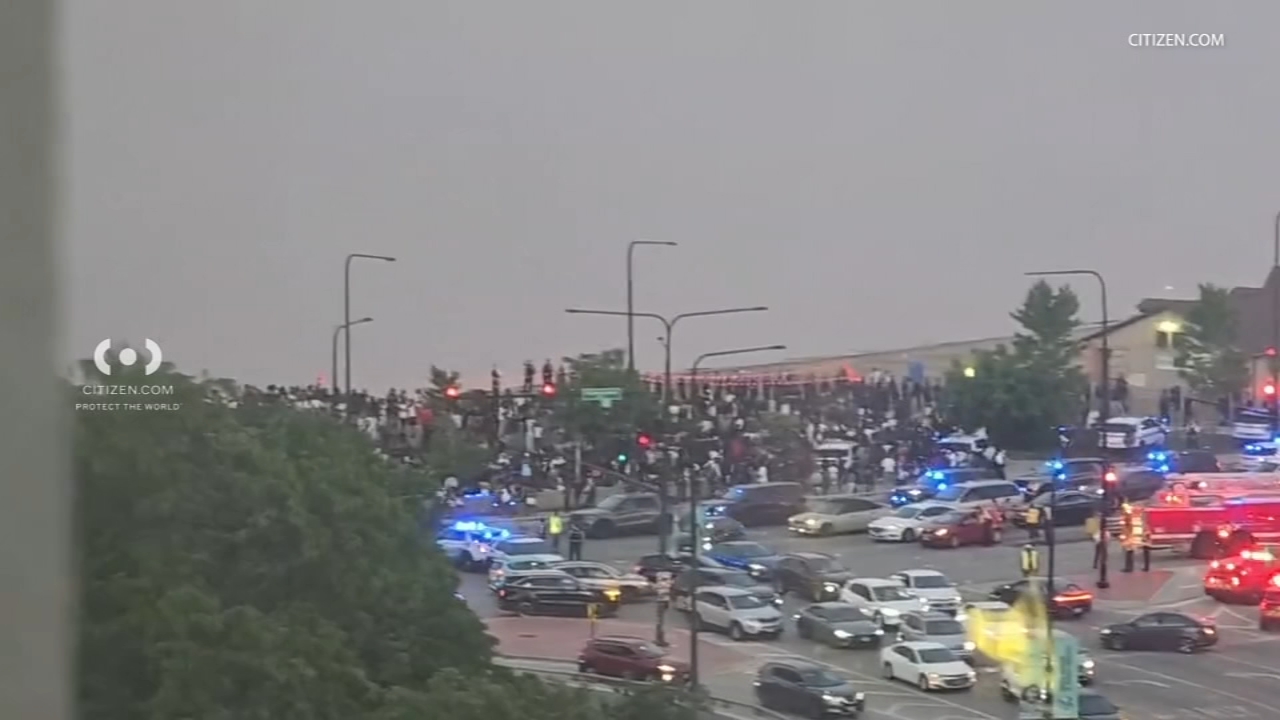Crowds prompt large police response at Chicago's 57th Street Beach amid ...