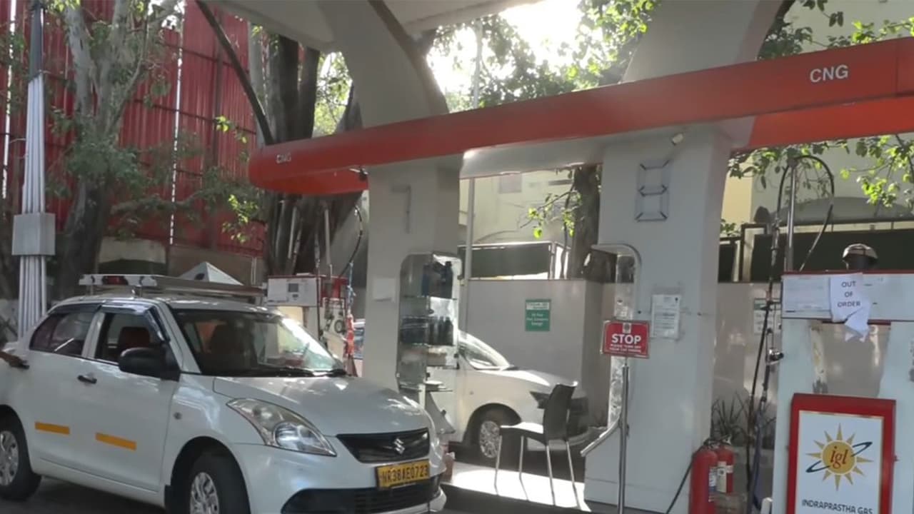 CNG price hike in Delhi troubles commuters, drivers; now at Rs 83.09