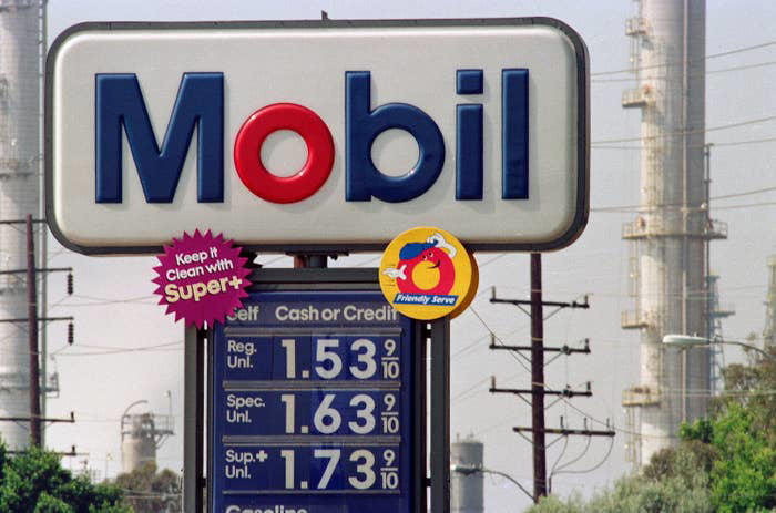 26 wild photos from the '90s that prove how much has changed