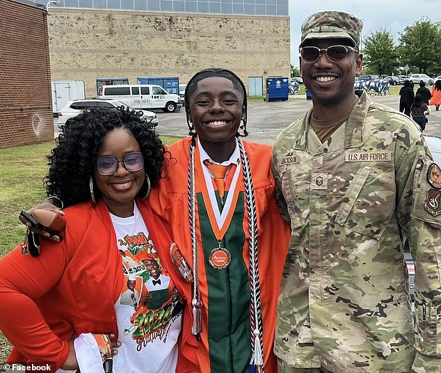 Heartwarming moment Air Force father returns from Japan to surprise son ...
