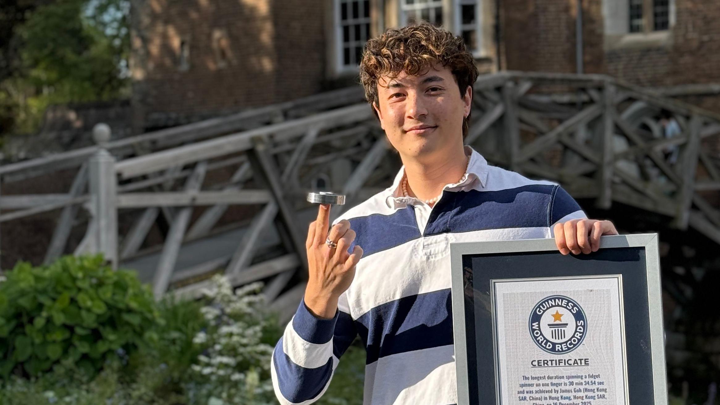 Cambridge student sets fidget spinner world record