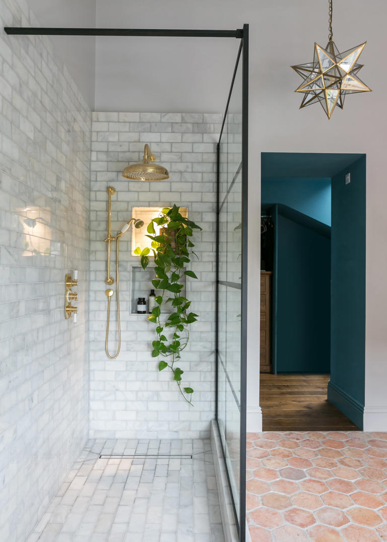 7 trends in ensuite designs to make this space a moment