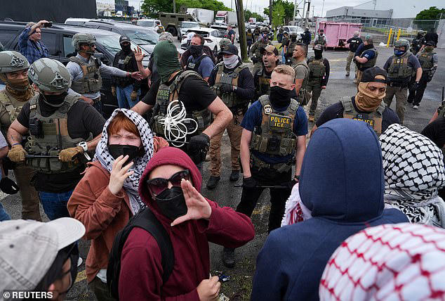 Chaos outside ICE detention center where hundreds of migrants are on ...