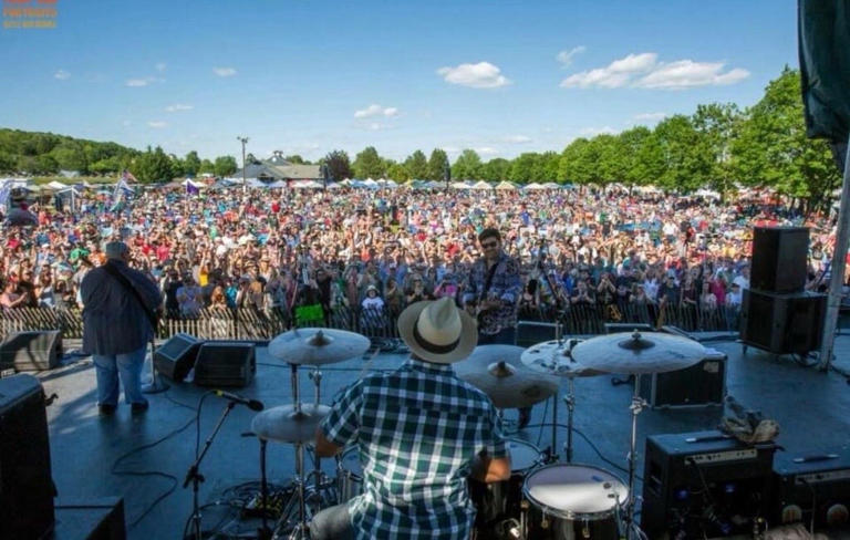 Music for the soul, jambalaya for the tastebuds, at Crawfish Fest