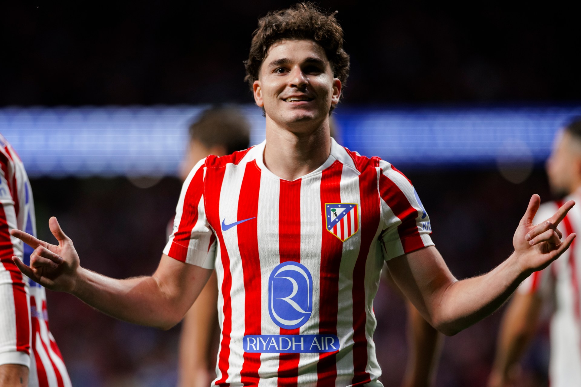 Julian Alvarez makes decision over Arsenal transfer as Atletico Madrid 'issue ultimatum'