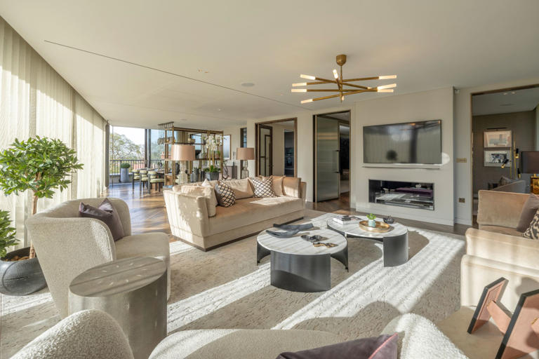 Photo inspiration: Gallery Detail: Ariana Grande S London Penthouse Hits The Market For Almost