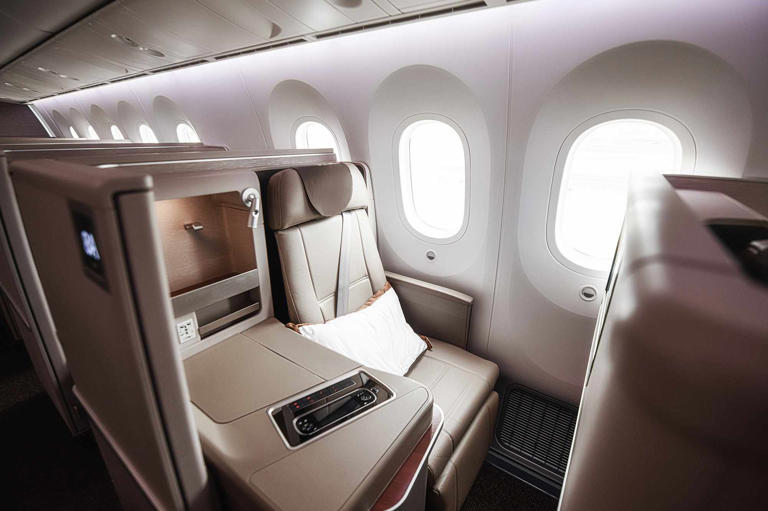 These airlines have the longest lie-flat beds in business class