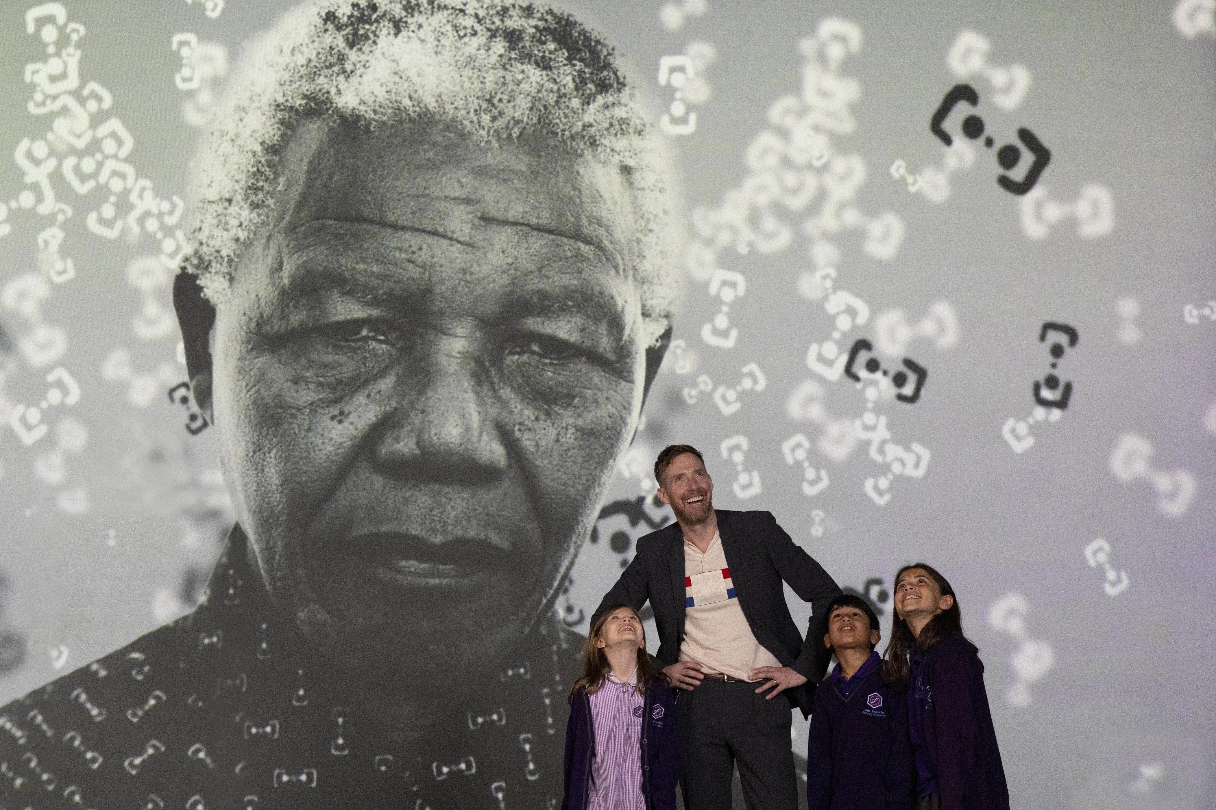 The one photo of Nelson Mandela the world needed: why Jillian Edelstein ...