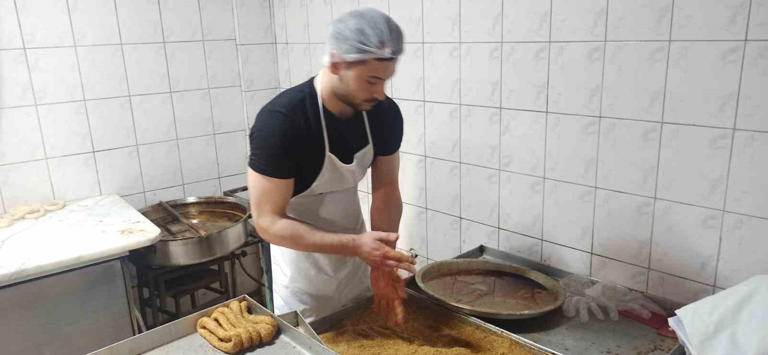 Devrek’in asırlık simit fırınında bayram mesaisi