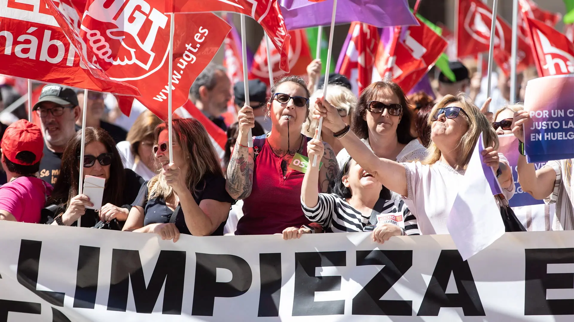 El sector de la limpieza en Zaragoza inicia huelga indefinida y ...