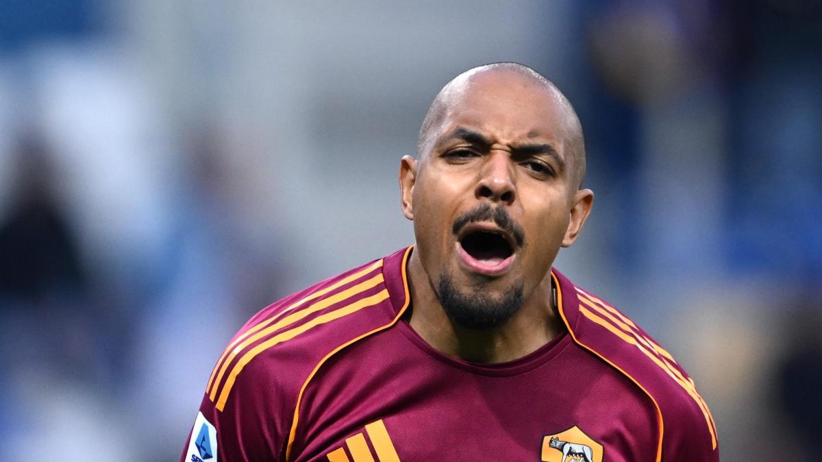 Ufficiale, la Roma riscatta Malen: contratto fino al 2030