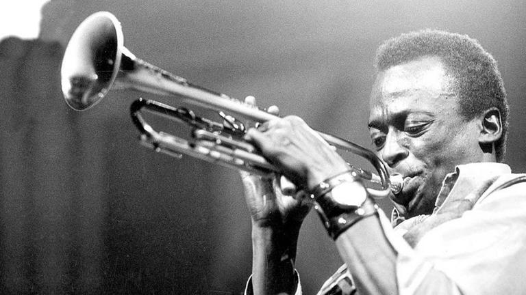 La trompeta que cambió todo: un siglo de Miles Davis