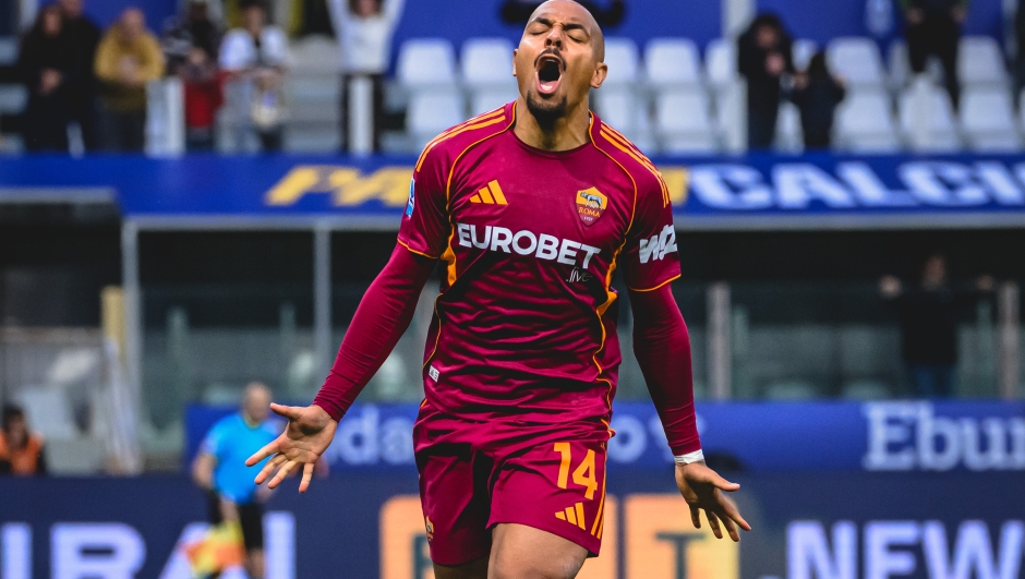 Ufficiale, Bobby resta: la Roma riscatta Malen, 25 milioni all'Aston ...