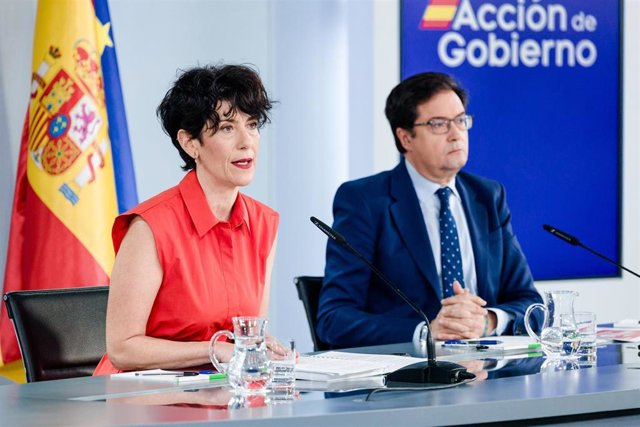 El Gobierno sigue confiando en la inocencia de Zapatero y justifica las ...