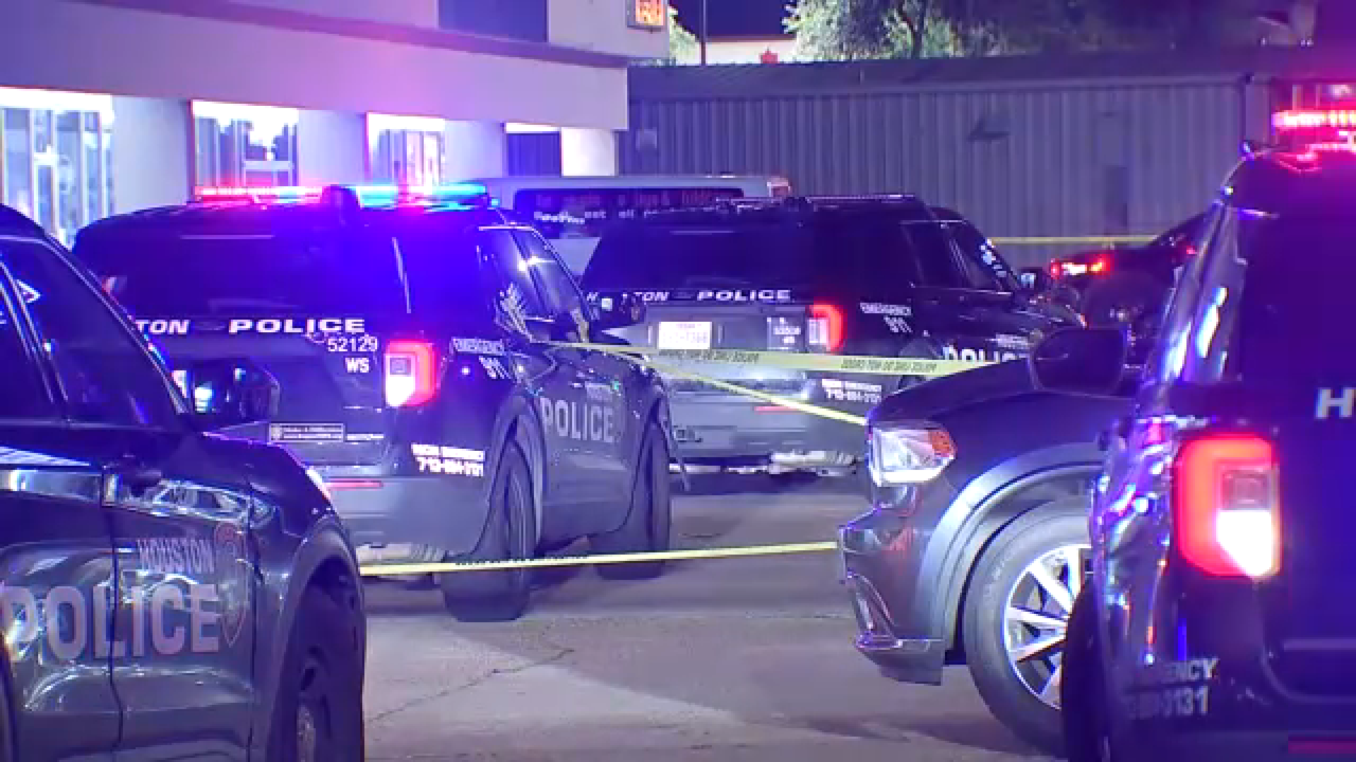 1 dead, 2 injured in west Houston parking lot shooting, police say