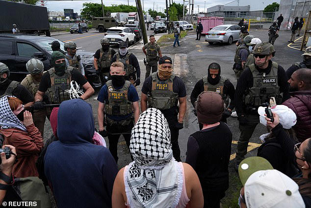 Chaos outside ICE detention center where hundreds of migrants are on ...
