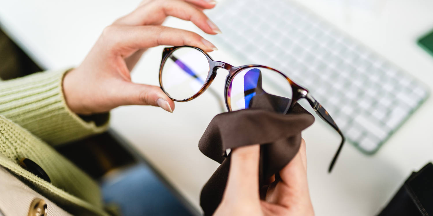 How to Properly Clean Your Glasses